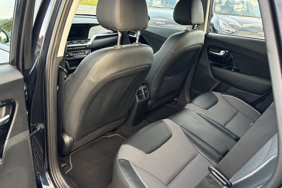 Продам Kia Niro 64 kwt 2021 года в Львове