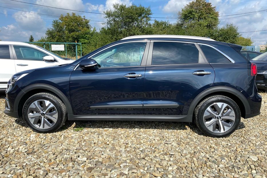 Продам Kia Niro 64 kWh Макс. комплектація Люк. 2021 года в Львове