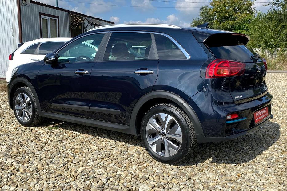 Продам Kia Niro 64 kWh Макс. комплектація Люк. 2021 года в Львове