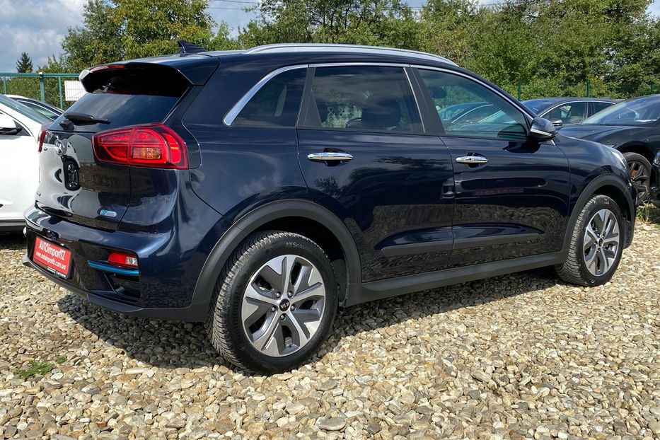 Продам Kia Niro 64 kWh Макс. комплектація Люк. 2021 года в Львове