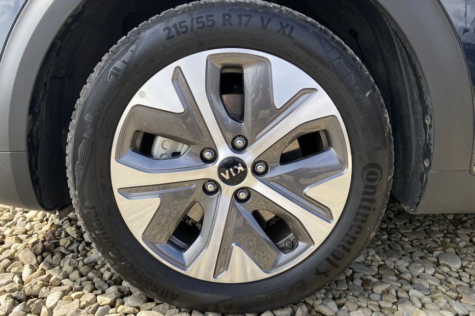 Продам Kia Niro 64 kWh Макс. комплектація Люк. 2021 года в Львове