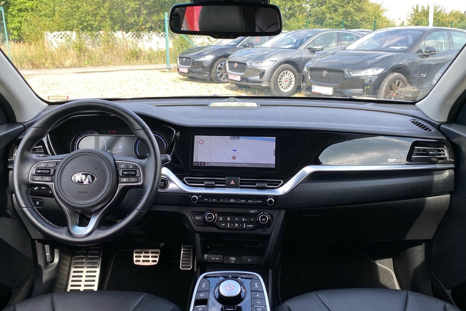 Продам Kia Niro 64 kWh Макс. комплектація Люк. 2021 года в Львове