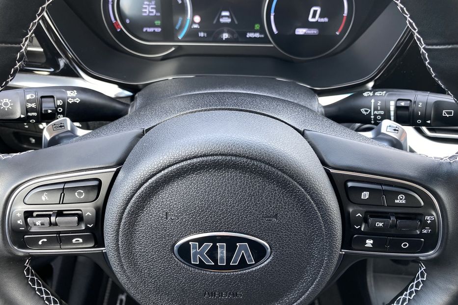 Продам Kia Niro 64 kWh Макс. комплектація Люк. 2021 года в Львове