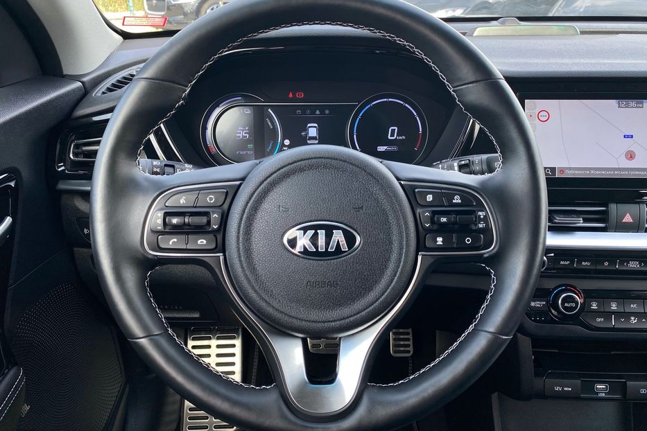 Продам Kia Niro 64 kWh Макс. комплектація Люк. 2021 года в Львове