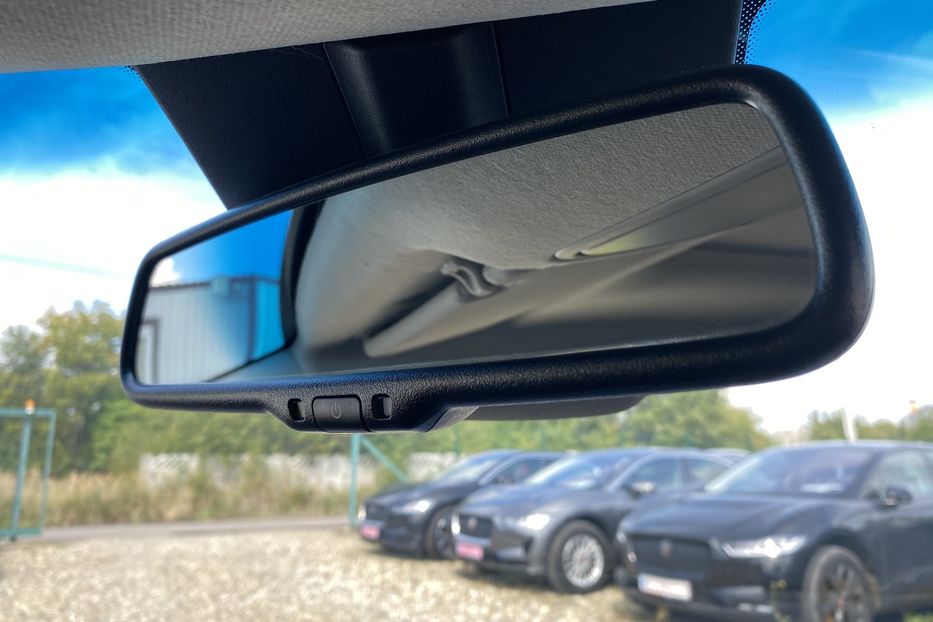 Продам Kia Niro 64 kWh Макс. комплектація Люк. 2021 года в Львове