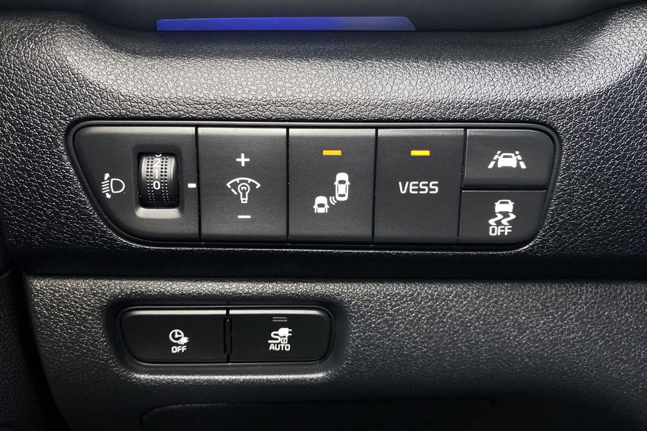 Продам Kia Niro 64 kWh Макс. комплектація Люк. 2021 года в Львове