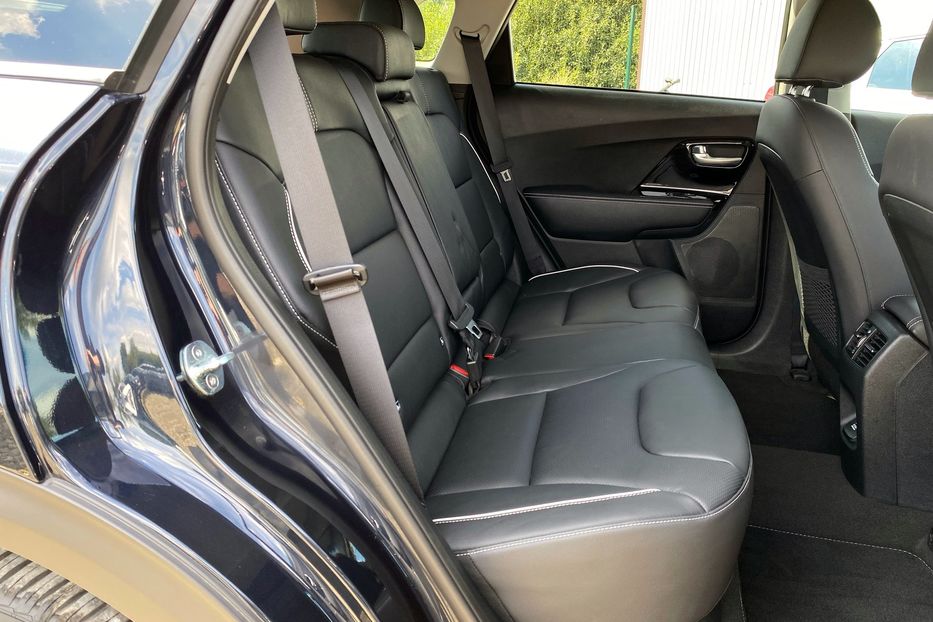 Продам Kia Niro 64 kWh Макс. комплектація Люк. 2021 года в Львове