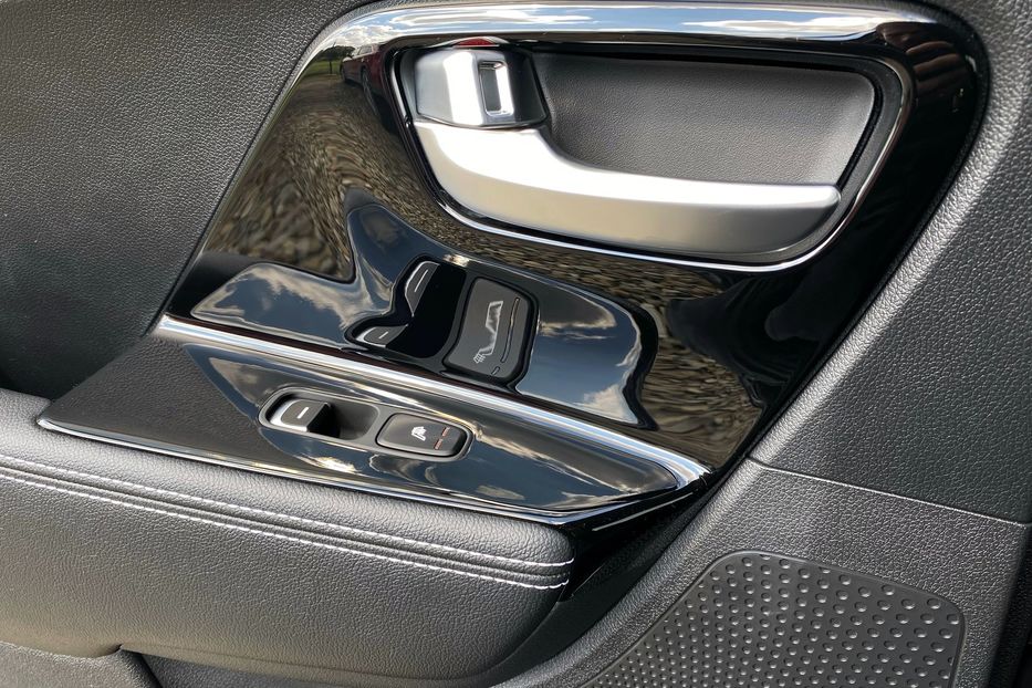 Продам Kia Niro 64 kWh Макс. комплектація Люк. 2021 года в Львове