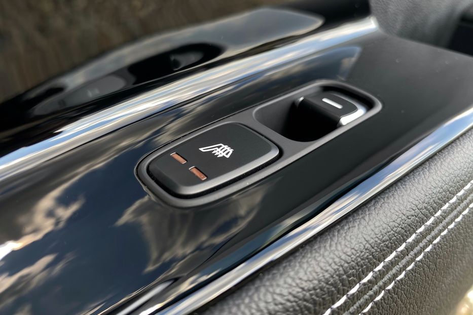 Продам Kia Niro 64 kWh Макс. комплектація Люк. 2021 года в Львове