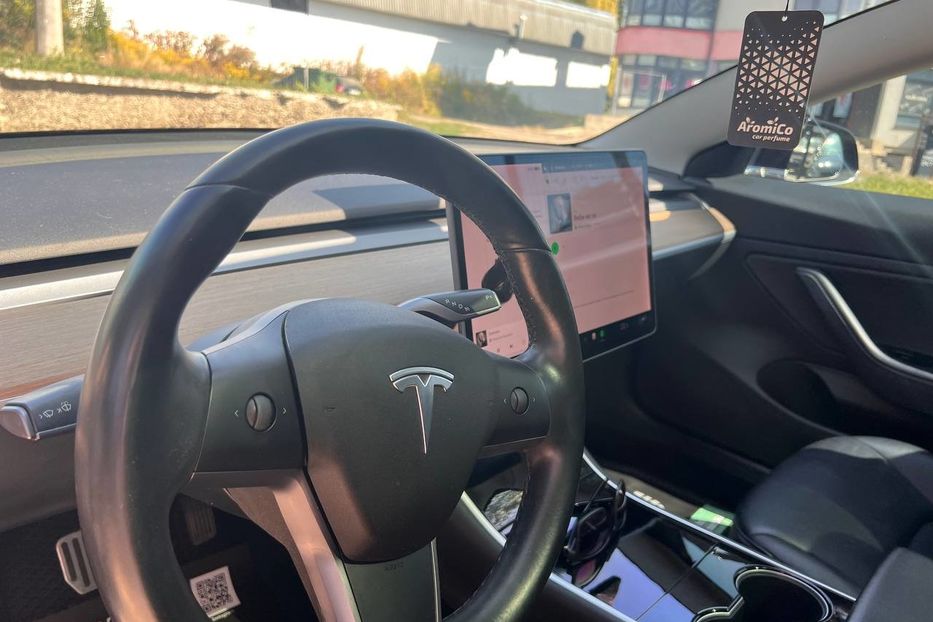 Продам Tesla Model 3 2019 года в Черновцах