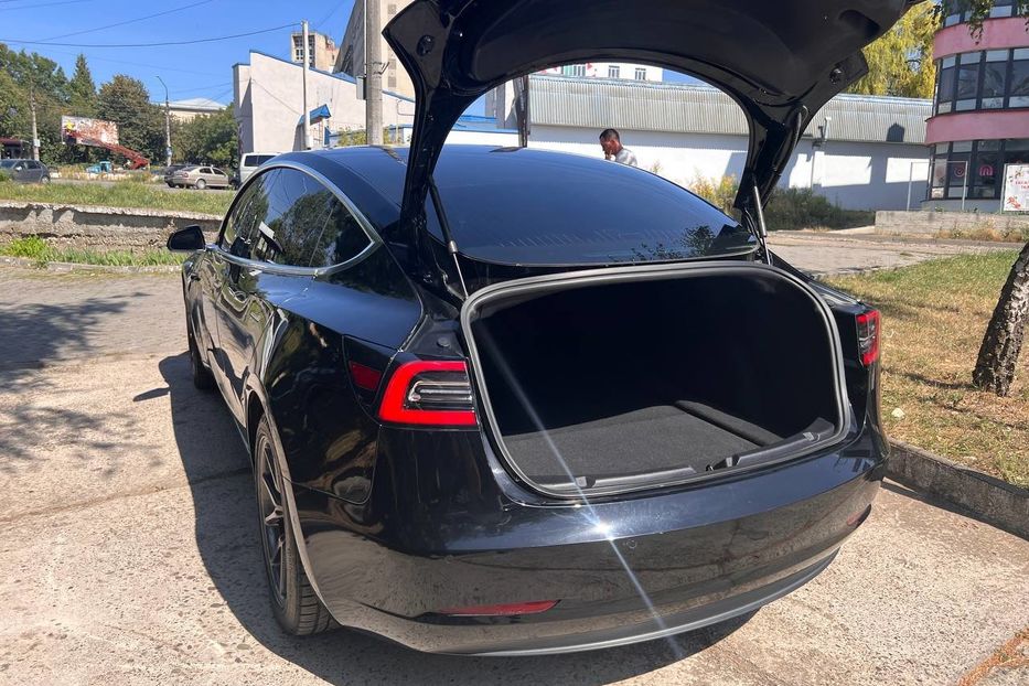 Продам Tesla Model 3 2019 года в Черновцах