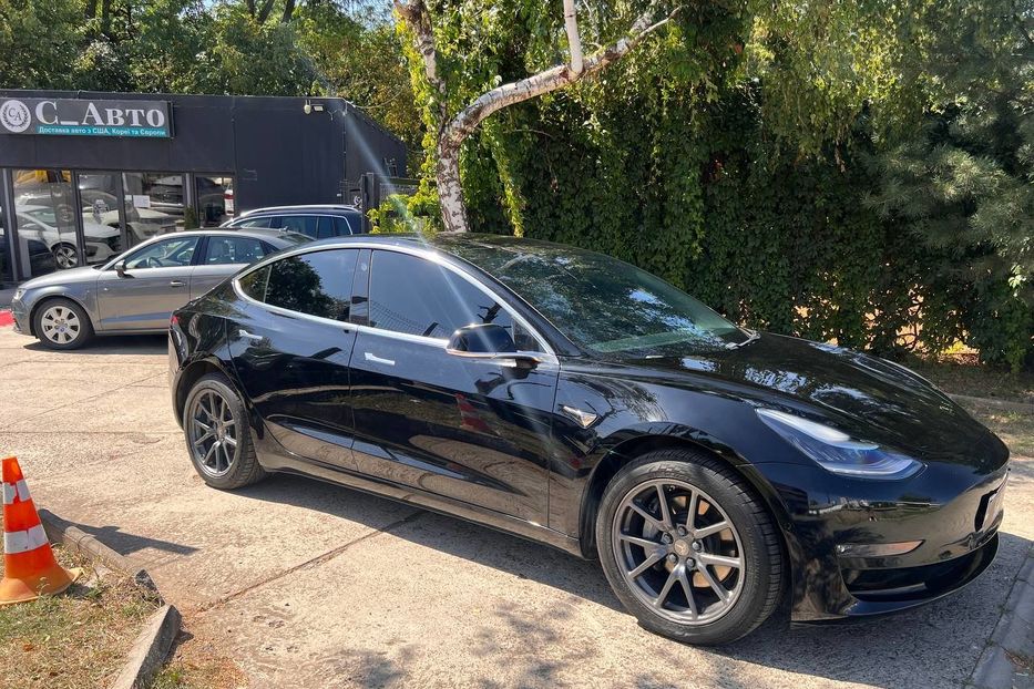 Продам Tesla Model 3 2019 года в Черновцах