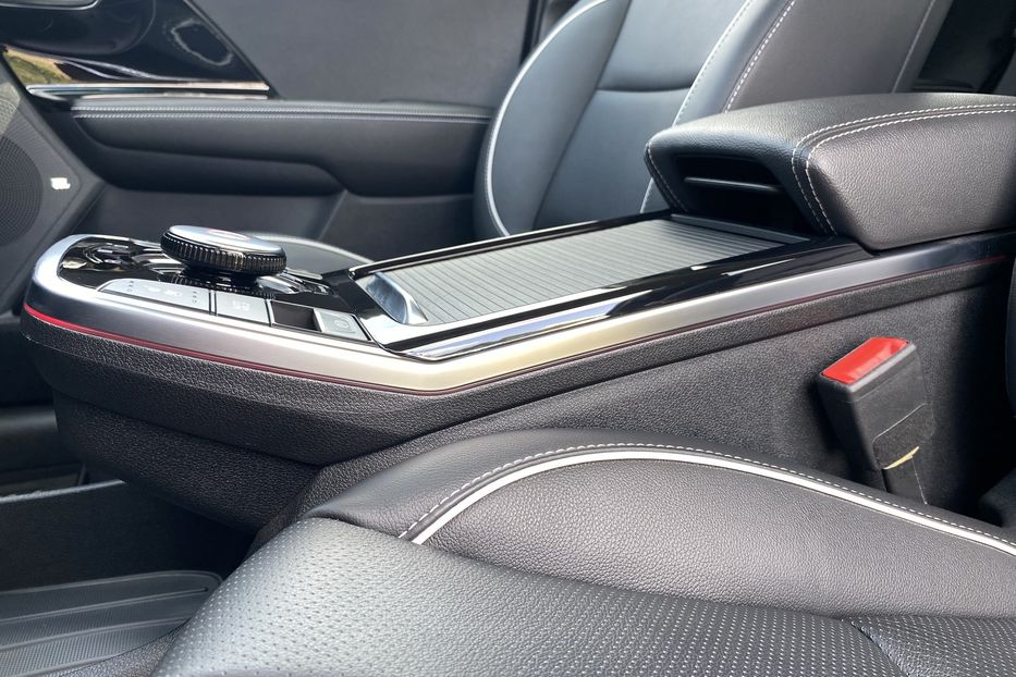 Продам Kia Niro 64 kWh Макс. комплектація Люк. 2021 года в Львове