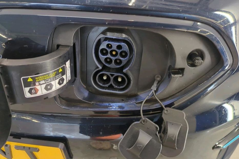 Продам Kia Niro 64 КВТ 2021 года в Львове