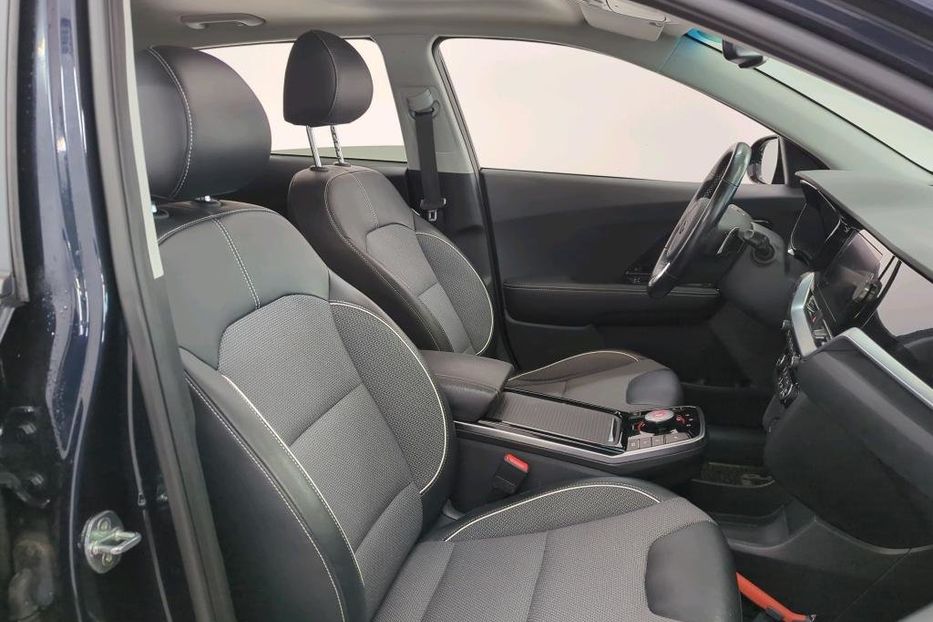 Продам Kia Niro 64 КВТ 2021 года в Львове