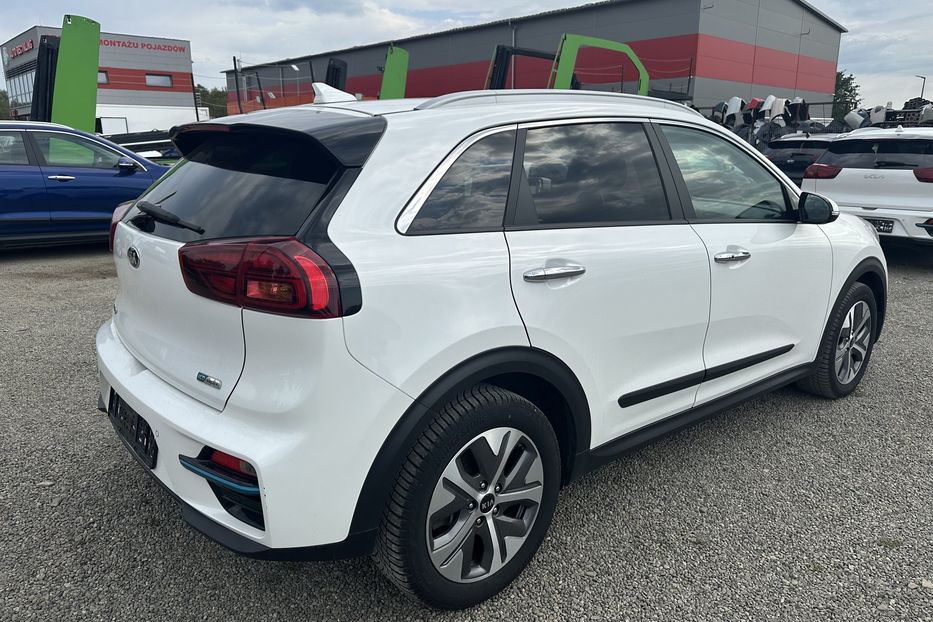 Продам Kia Niro 64 КВТ 2021 года в Львове