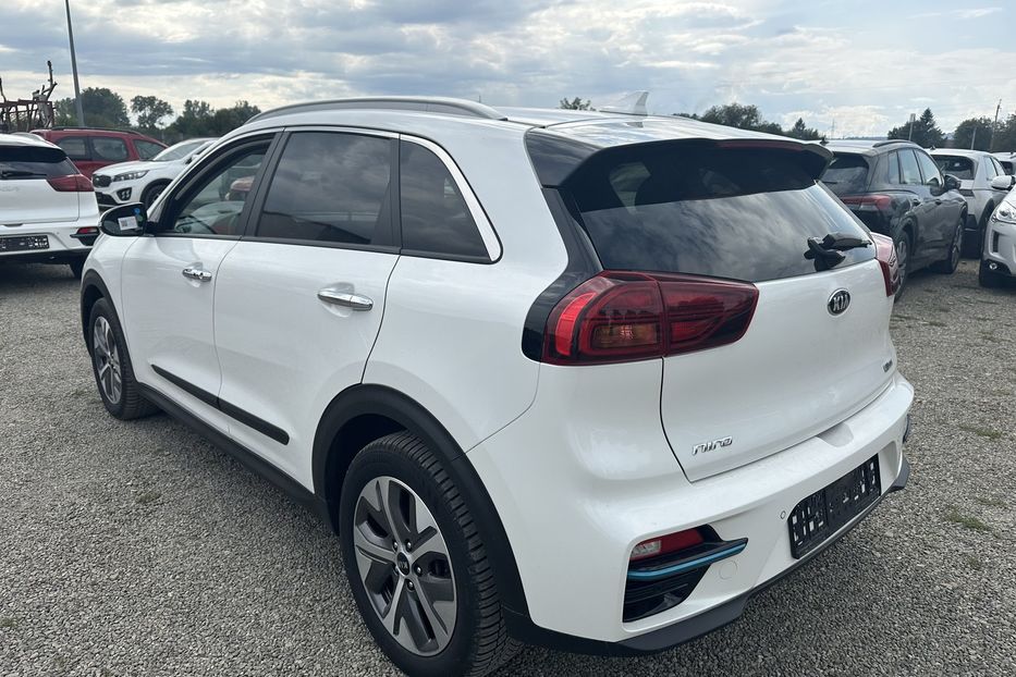 Продам Kia Niro 64 КВТ 2021 года в Львове