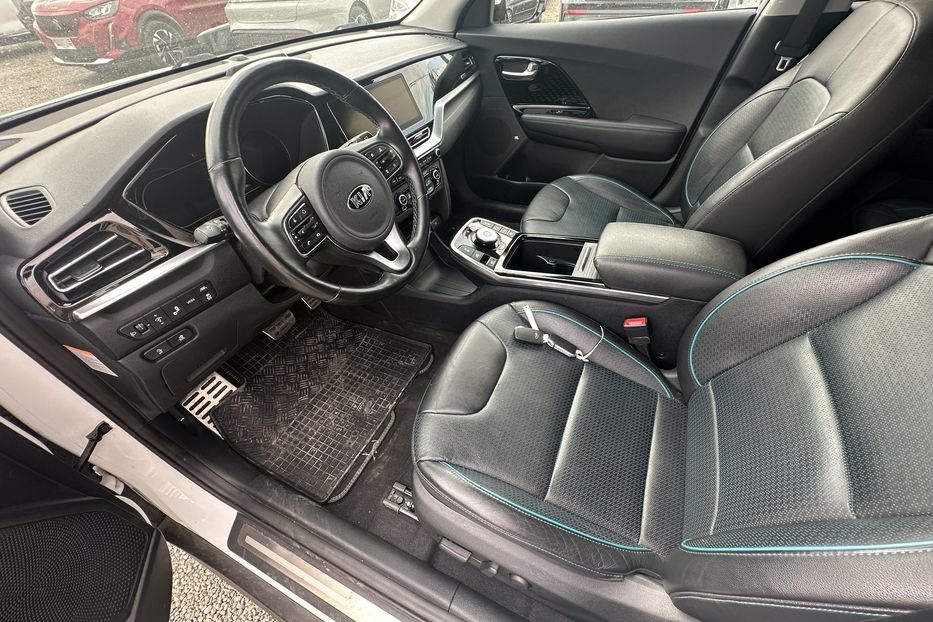 Продам Kia Niro 64 КВТ 2021 года в Львове