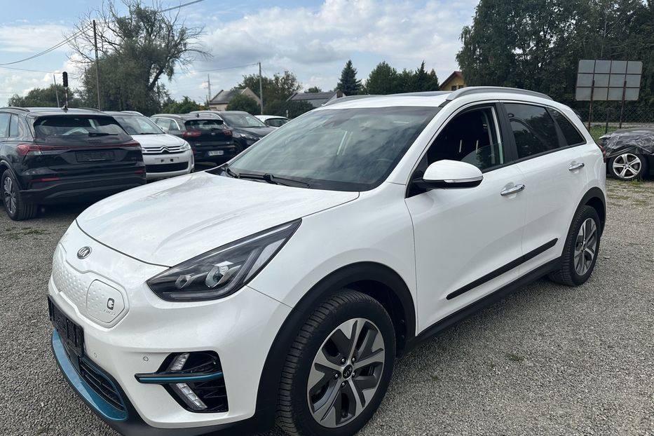 Продам Kia Niro 64 КВТ 2021 года в Львове