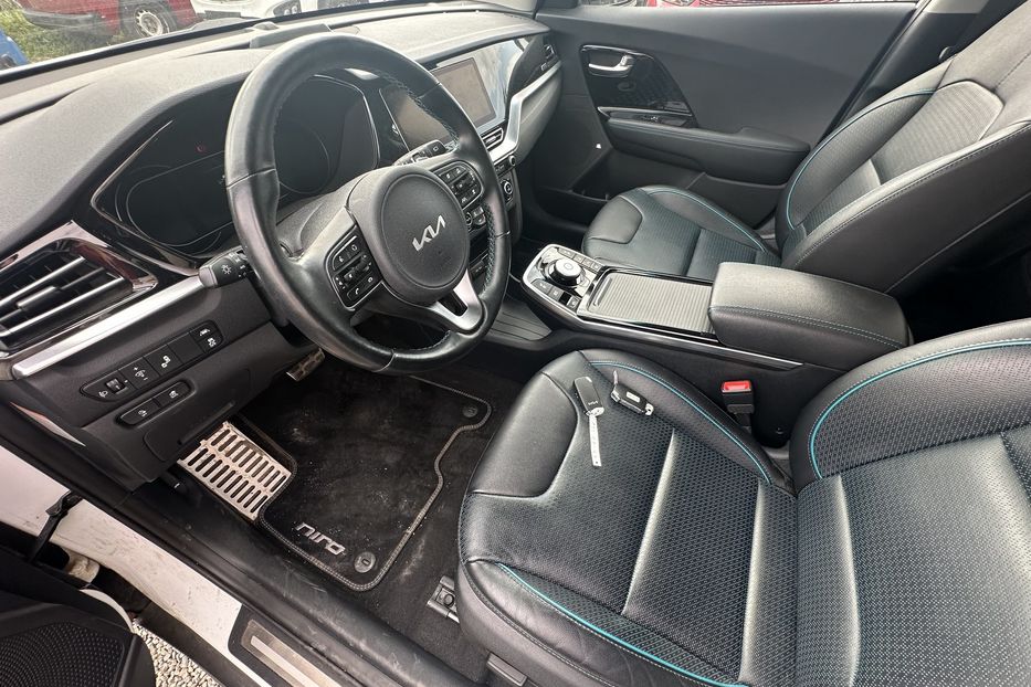 Продам Kia Niro 64 КВТ 2021 года в Львове