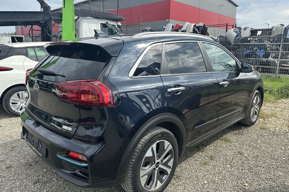 Продам Kia Niro 64 квт 2021 года в Львове