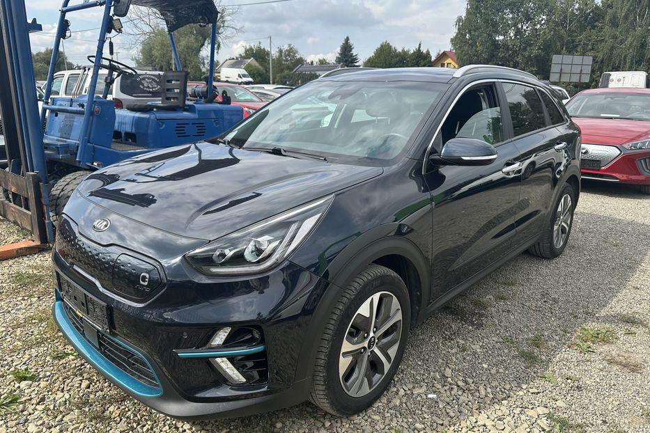 Продам Kia Niro 64 квт 2021 года в Львове