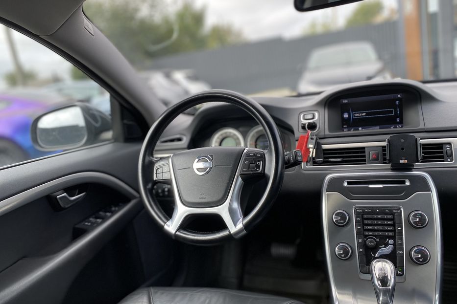 Продам Volvo V70 2013 года в Луцке