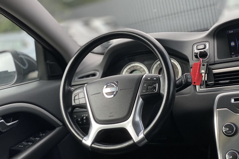 Продам Volvo V70 2013 года в Луцке