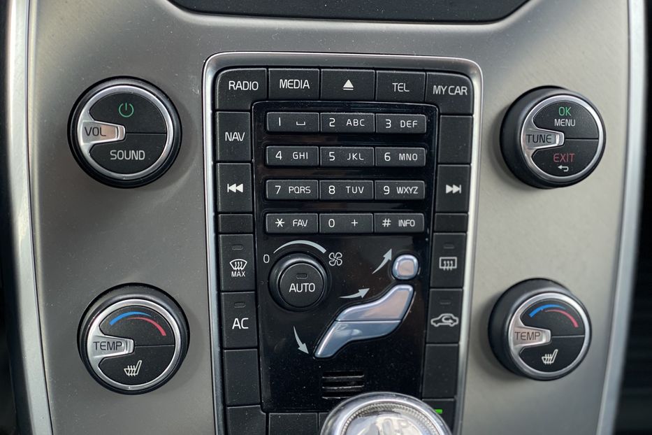 Продам Volvo V70 2013 года в Луцке