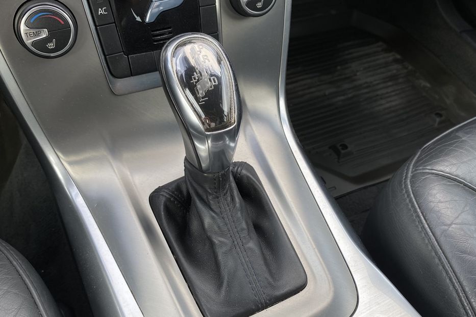 Продам Volvo V70 2013 года в Луцке
