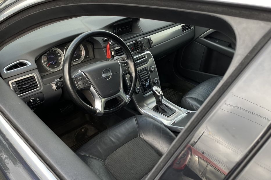 Продам Volvo V70 2013 года в Луцке