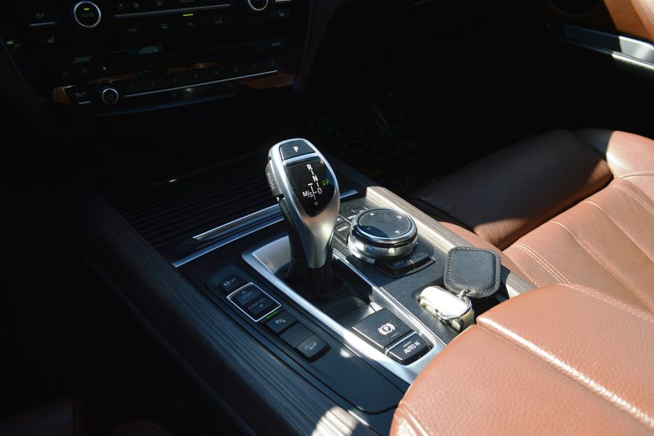 Продам BMW X5 2015 года в Одессе