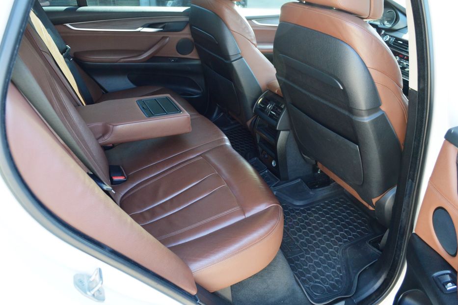 Продам BMW X5 2015 года в Одессе