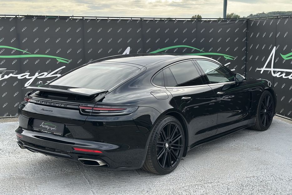 Продам Porsche Panamera 2018 года в Киеве