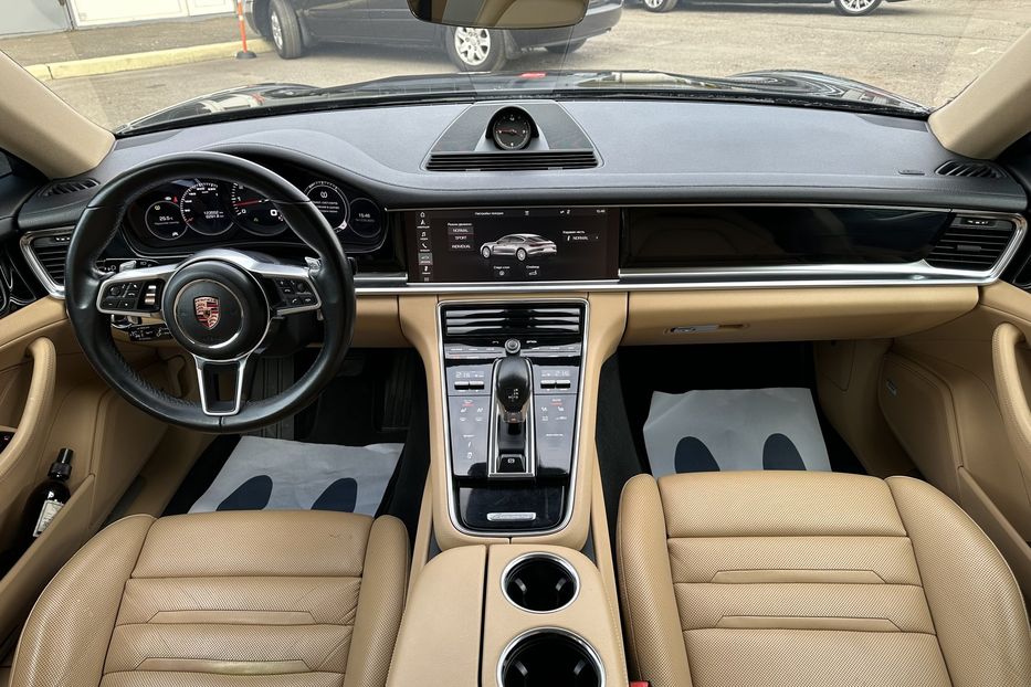 Продам Porsche Panamera 2018 года в Киеве