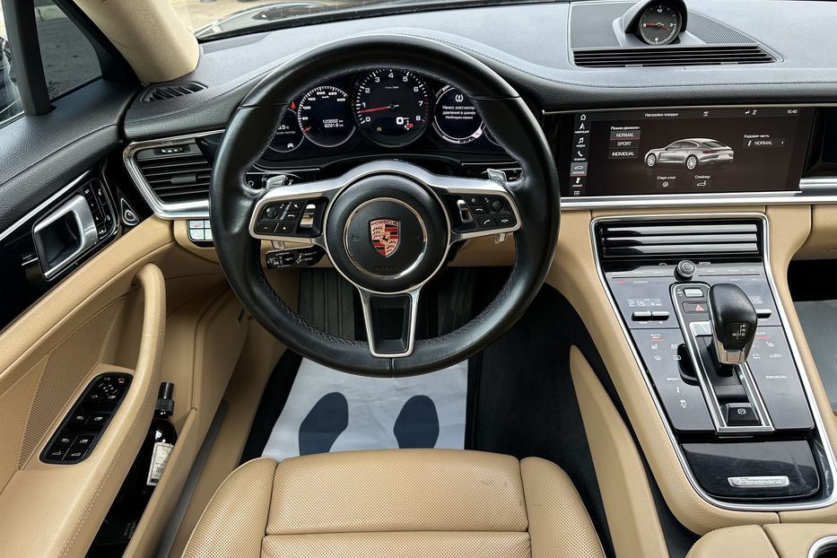 Продам Porsche Panamera 2018 года в Киеве