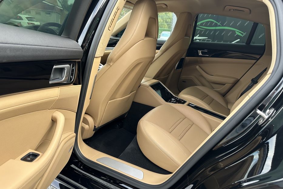 Продам Porsche Panamera 2018 года в Киеве