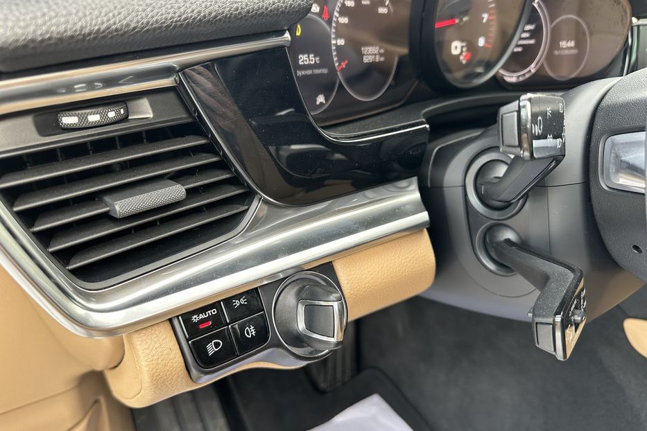 Продам Porsche Panamera 2018 года в Киеве