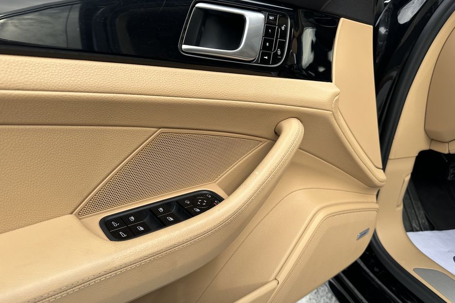 Продам Porsche Panamera 2018 года в Киеве