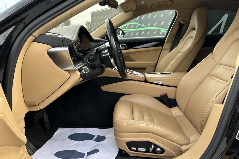 Продам Porsche Panamera 2018 года в Киеве