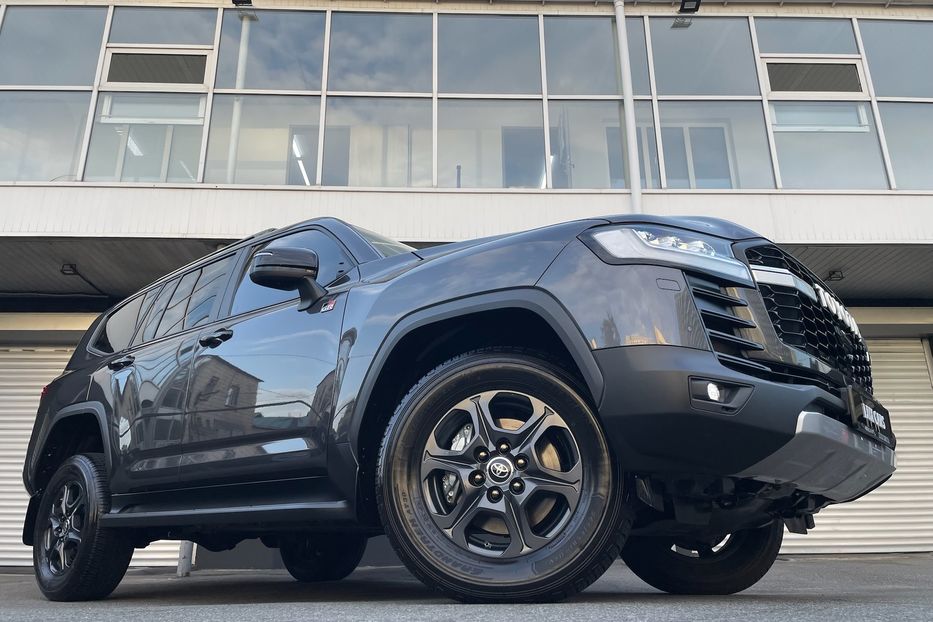 Продам Toyota Land Cruiser 300 GR Sport 2024 года в Киеве