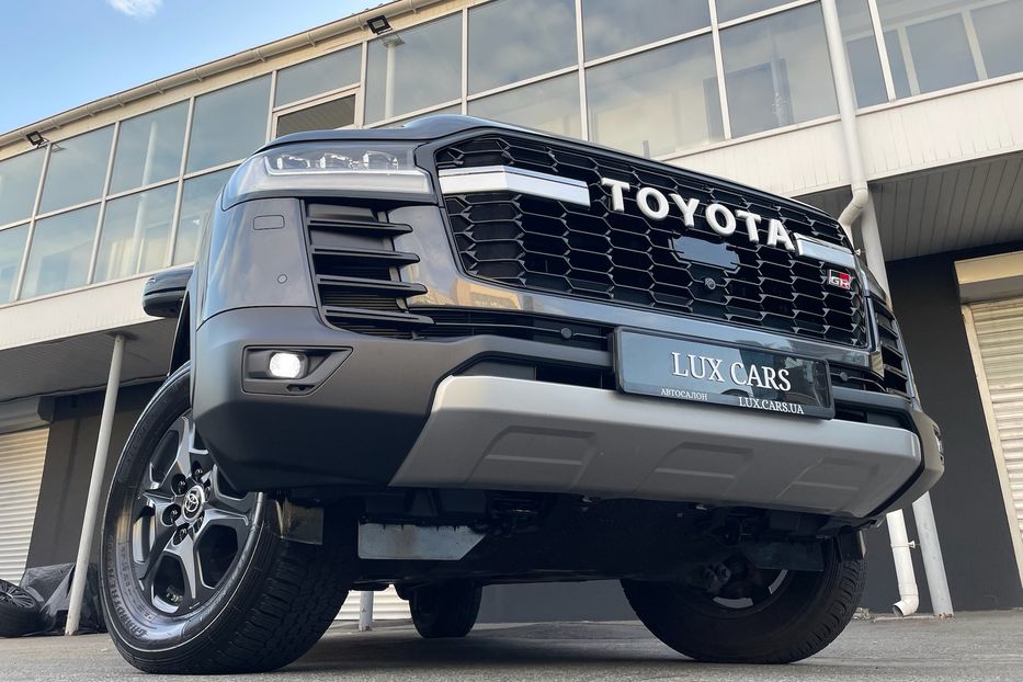 Продам Toyota Land Cruiser 300 GR Sport 2024 года в Киеве
