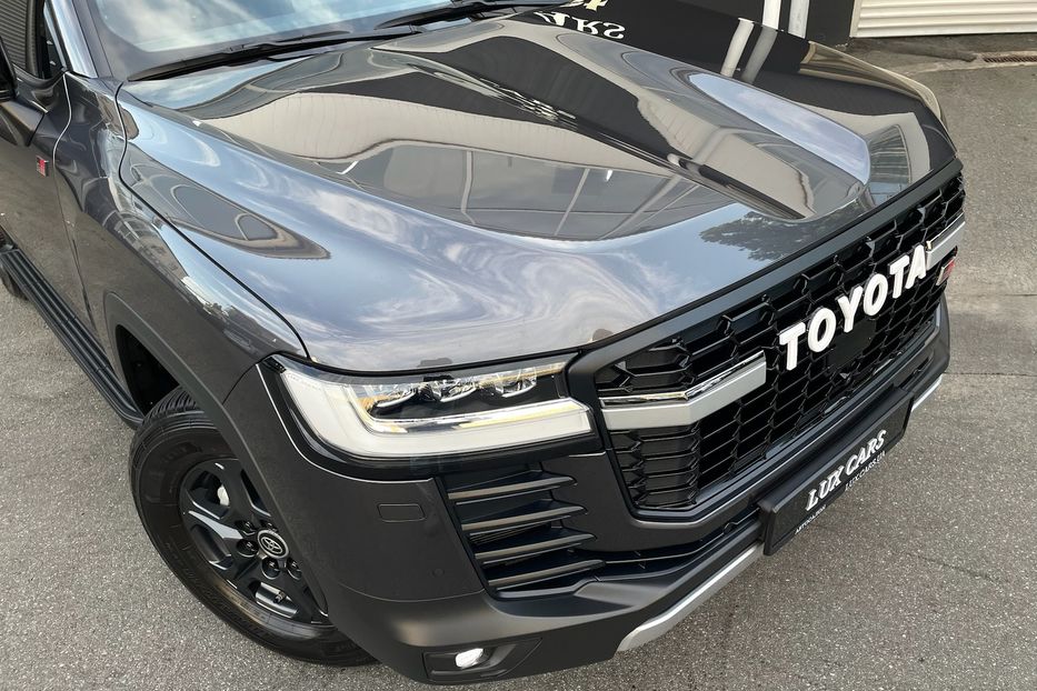 Продам Toyota Land Cruiser 300 GR Sport 2024 года в Киеве