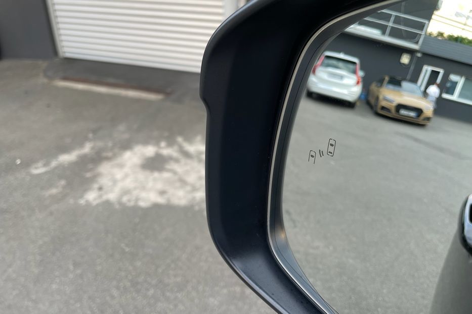 Продам Toyota Land Cruiser 300 GR Sport 2024 года в Киеве