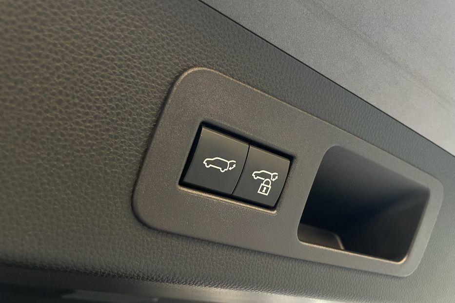 Продам Toyota Land Cruiser 300 GR Sport 2024 года в Киеве