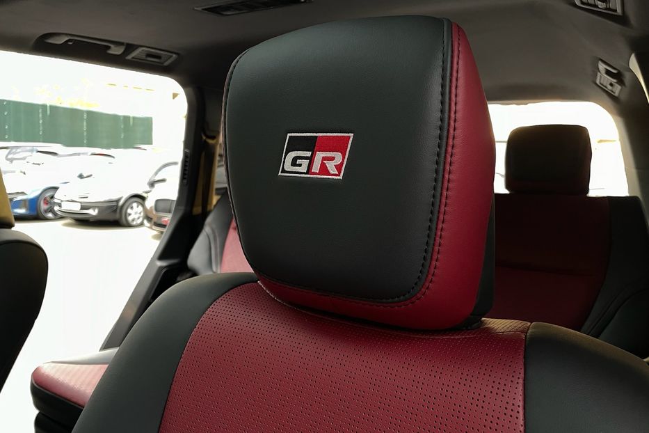 Продам Toyota Land Cruiser 300 GR Sport 2024 года в Киеве