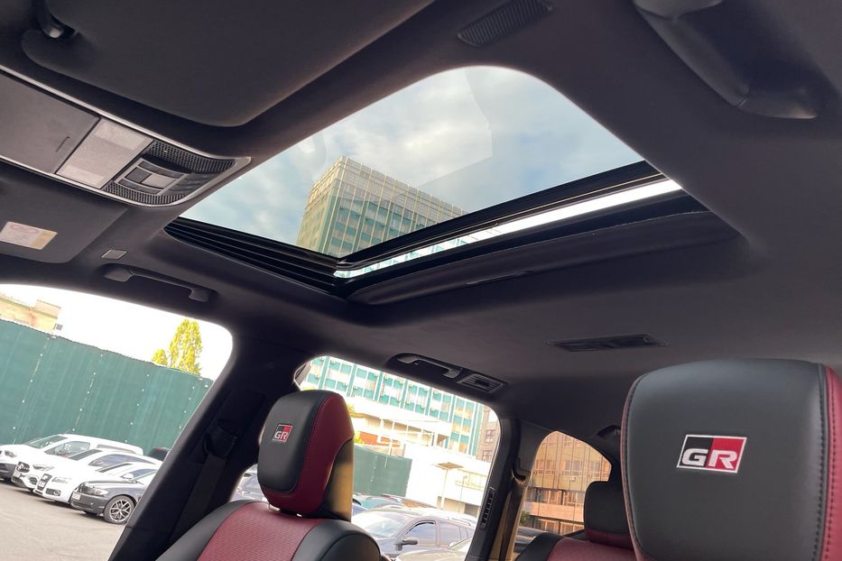 Продам Toyota Land Cruiser 300 GR Sport 2024 года в Киеве