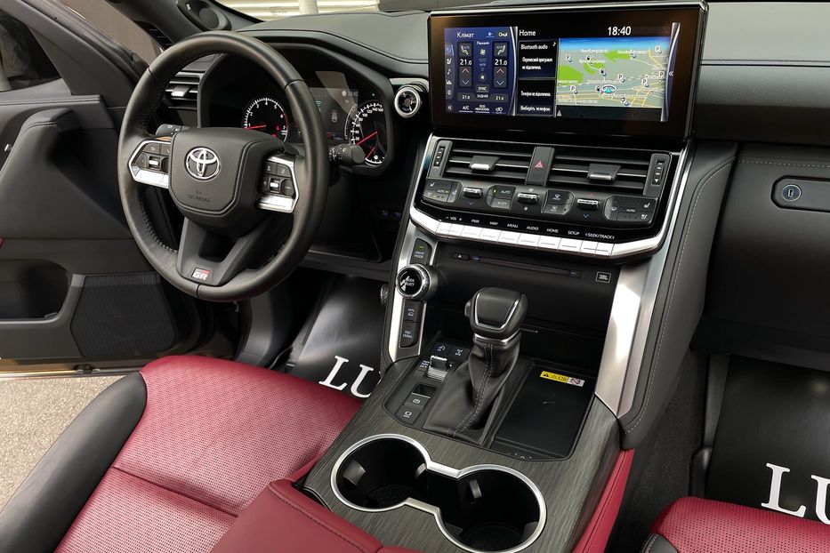 Продам Toyota Land Cruiser 300 GR Sport 2024 года в Киеве
