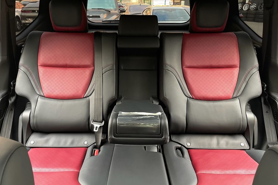 Продам Toyota Land Cruiser 300 GR Sport 2024 года в Киеве