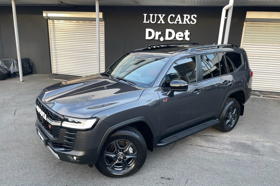 Продам Toyota Land Cruiser 300 GR Sport 2024 года в Киеве